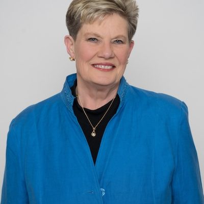 Patty Akers Headshot